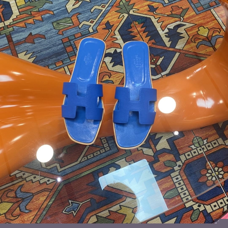 H**mes slippers